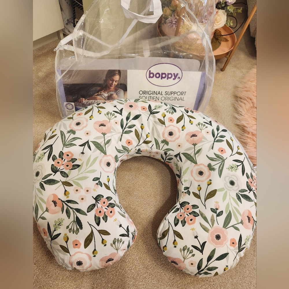 Boppy Floral Support Nursing/Feeding Newborn Pillow